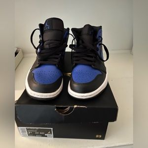 Jordan 1 Mid Hyper Royal Tumbled Leather